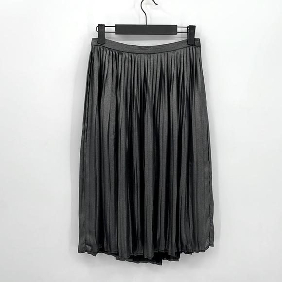 (#79)DYNAMITE Jupe Metallic Pleated Skirt - Picture 2 of 3